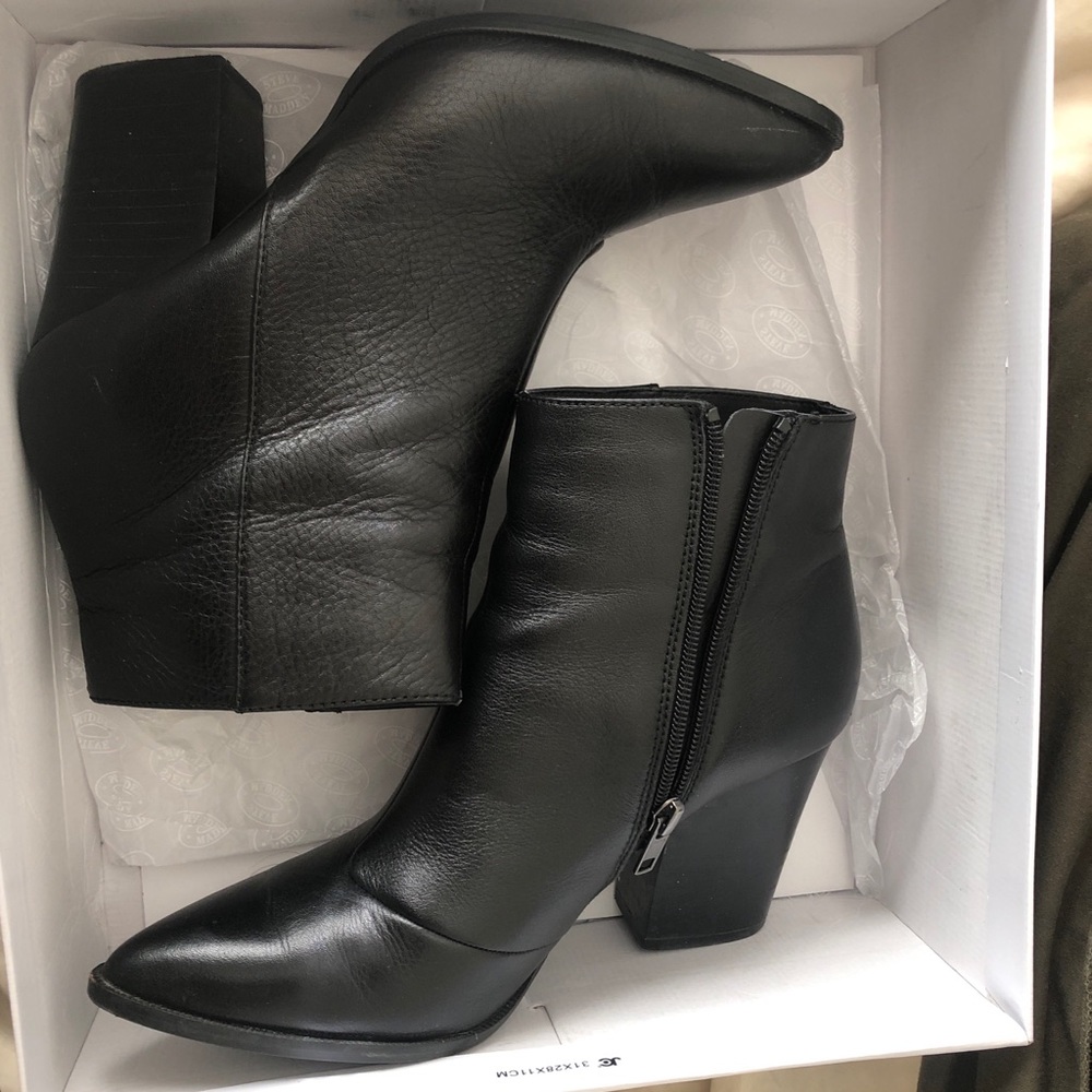 Steve Madden leather booties